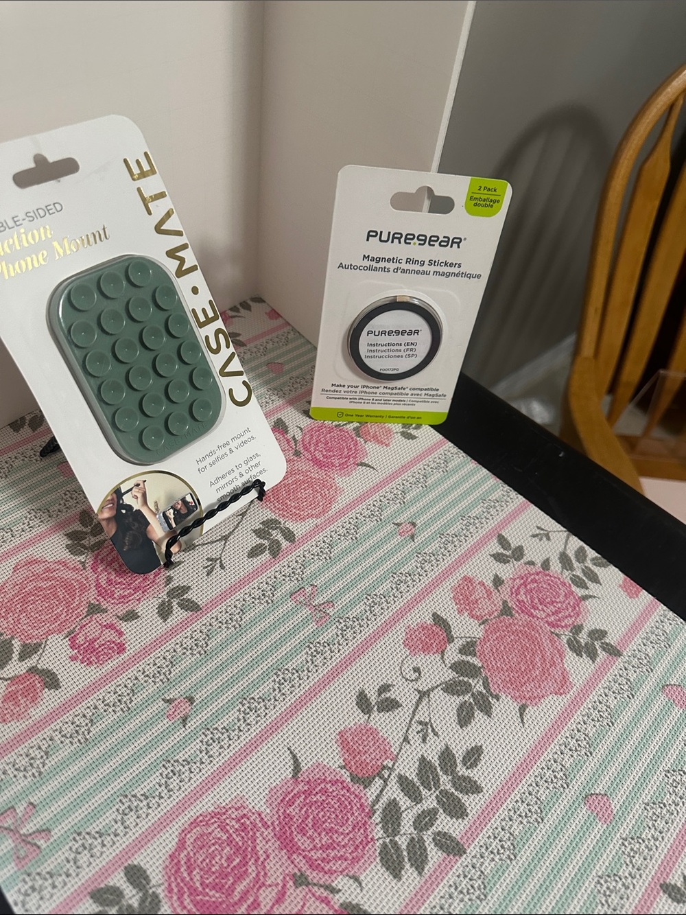 case-mate Sage Green Double-Sided Suction Phone Mount and set of magnetic rings